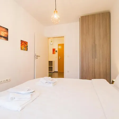 Thomas-Apartments